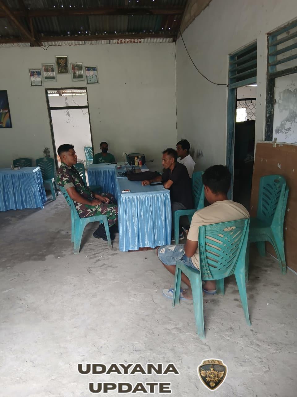 Babinsa Batutua Laksanakan Komsos Bersama Perangkat Desa Netenaen