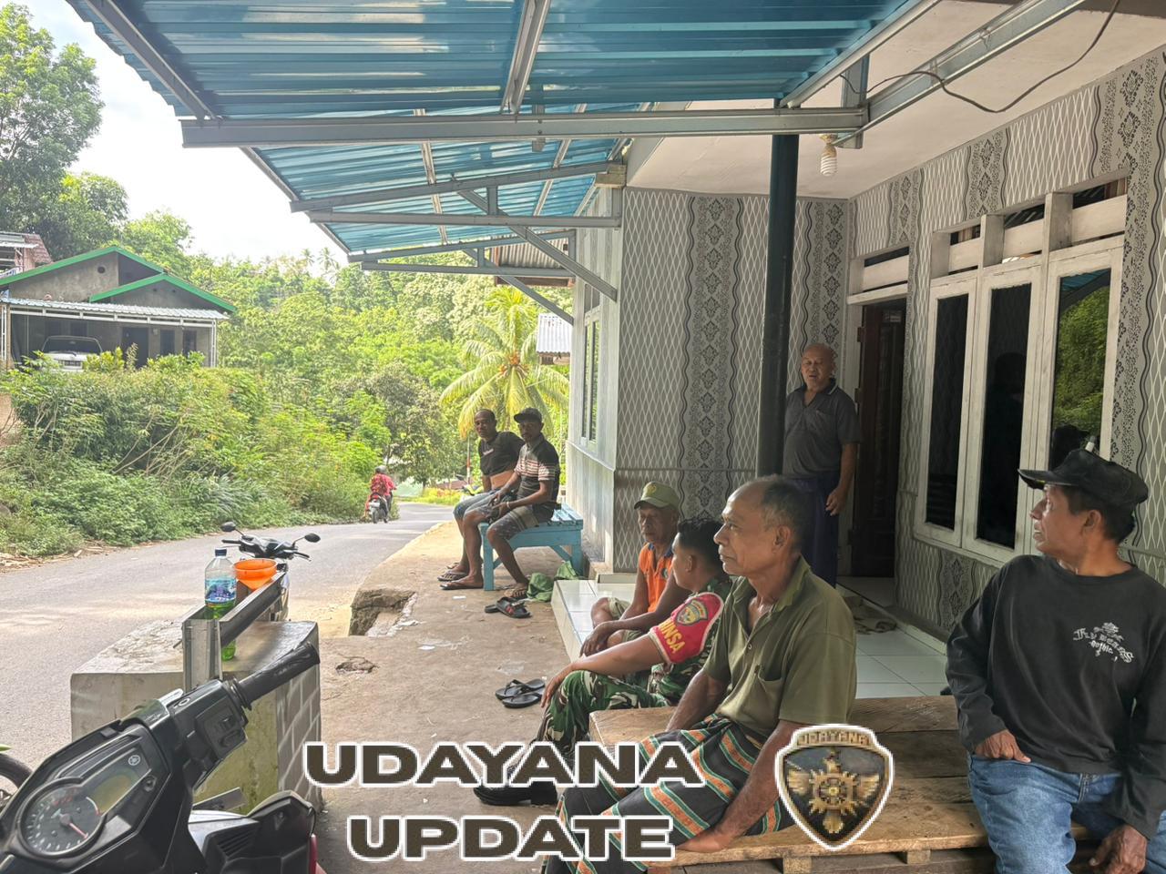 Babinsa Kodim 1602/Ende Laksanakan Komsos dan Pamwil di Desa Tou