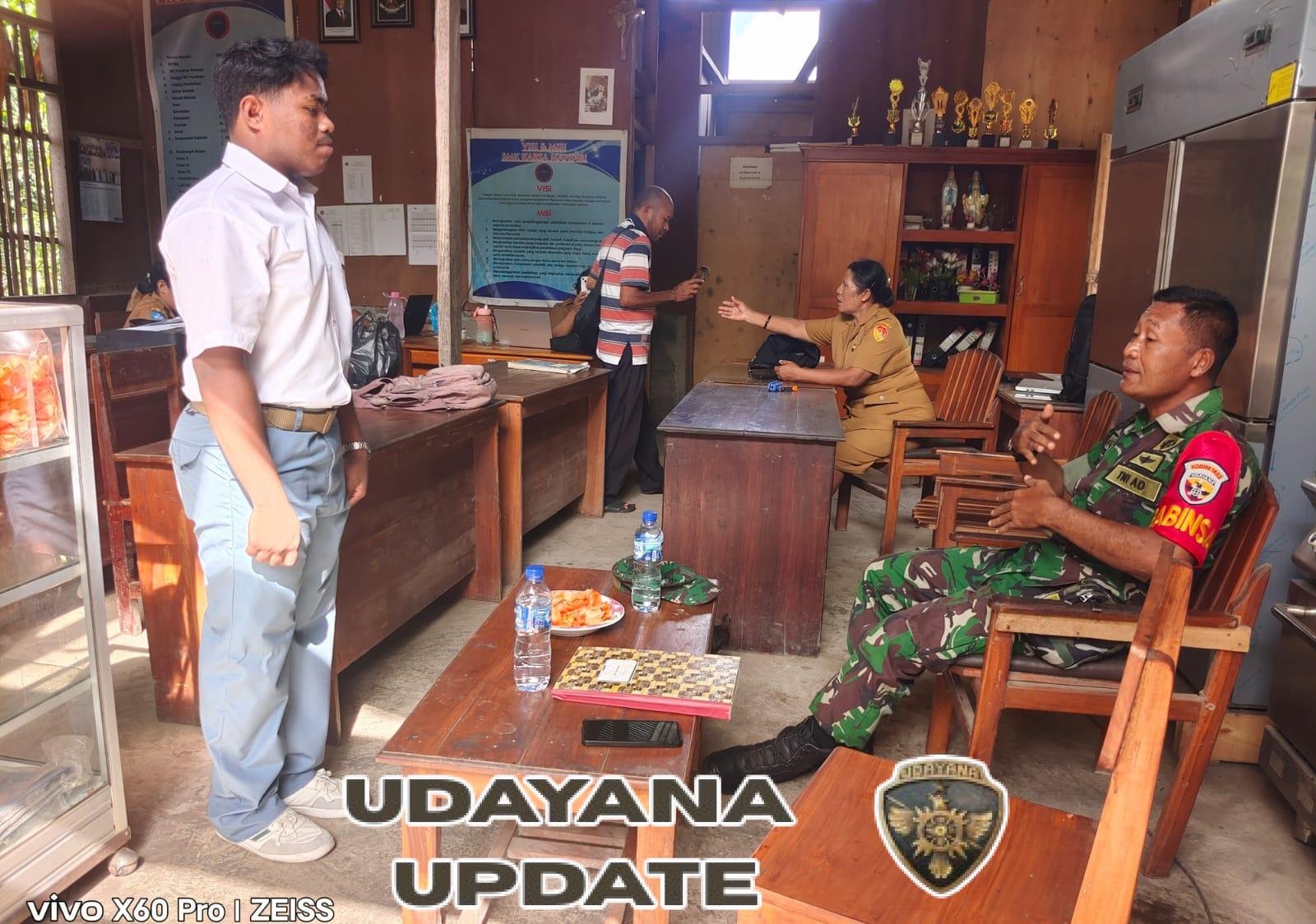 Babinsa Ramil 1602-01/Ende Lakukan Komsos di SMK Karsa Mandiri