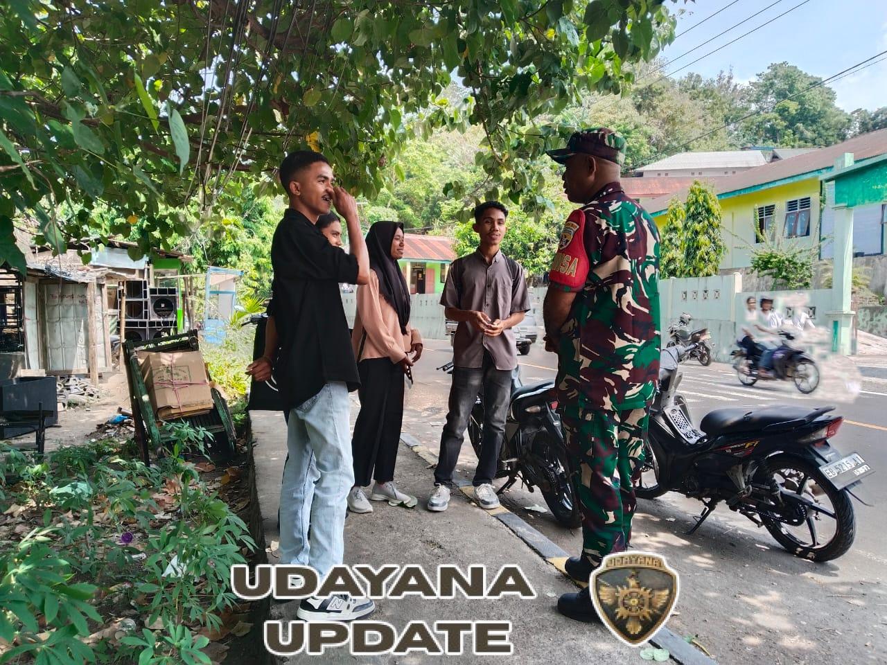 Babinsa Ramil 1602-01/Ende Aktif Laksanakan Komsos dan Pamwil Bersama Mahasiswa