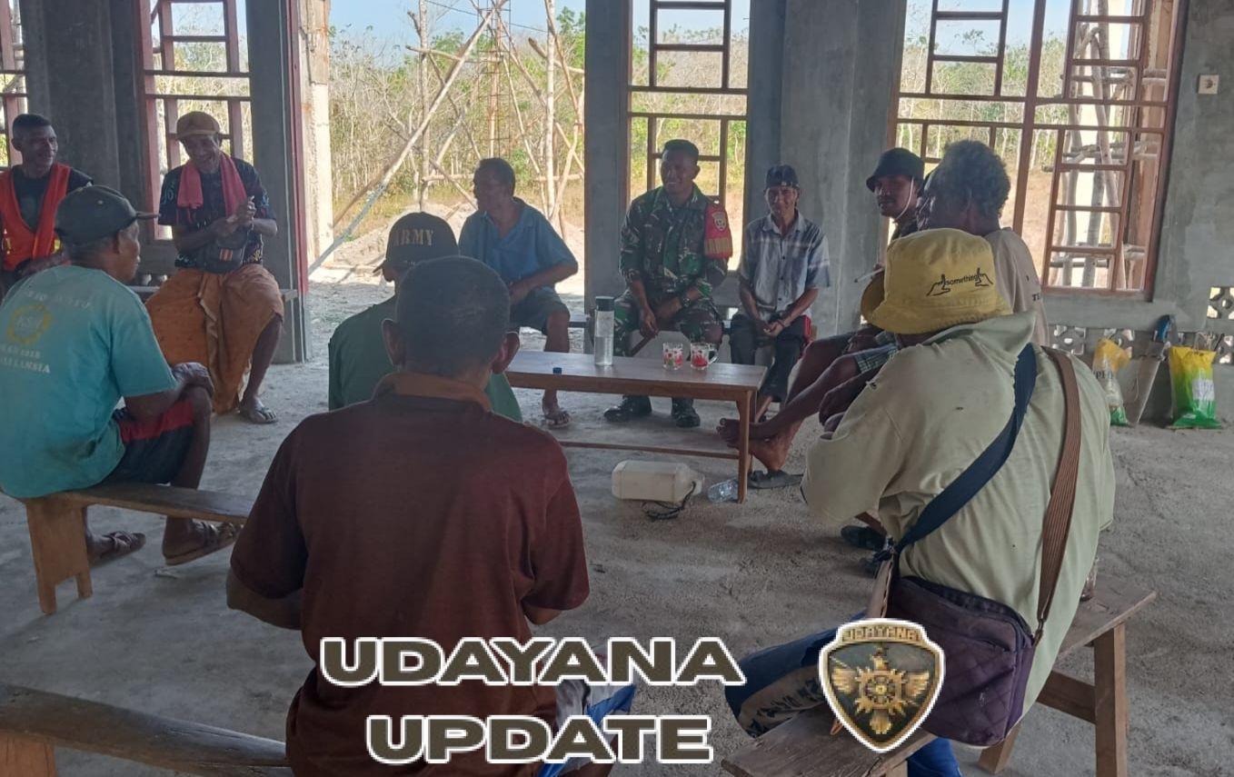 Babinsa Kopda Robi Naisau Ingatkan Warga Nansean Timur Waspada Musim Hujan