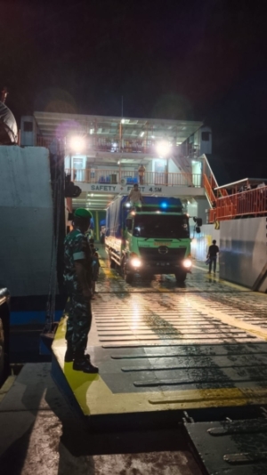 Babinsa Pantai Baru Laksanakan Pengamanan Kedatangan Kapal Garda Maritim 3