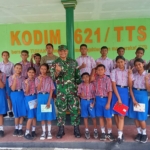 Dandim 1621/TTS Terima Kunjungan Edukatif 20 Siswa SMP Katolik Sint Vianney Soe