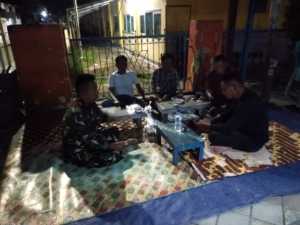 Koramil 1628-01/Taliwang Tingkatkan Keamanan Wilayah Lewat Patroli Malam, Babinsa Piket Jadi Garda Terdepan