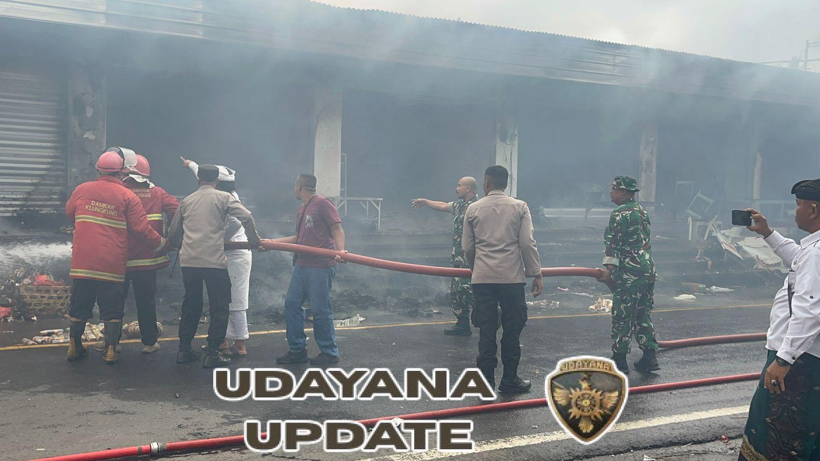 Kebakaran 11 Ruko di Pasar Menanga, Anggota Koramil 1623-03/Rendang Berperan Aktif dalam Penanganan.