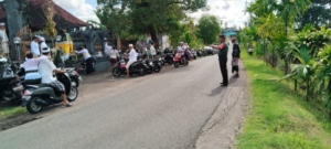 Babinsa dan Pecalang Berangbang Bersinergi Amankan Persembahyangan Galungan 2025