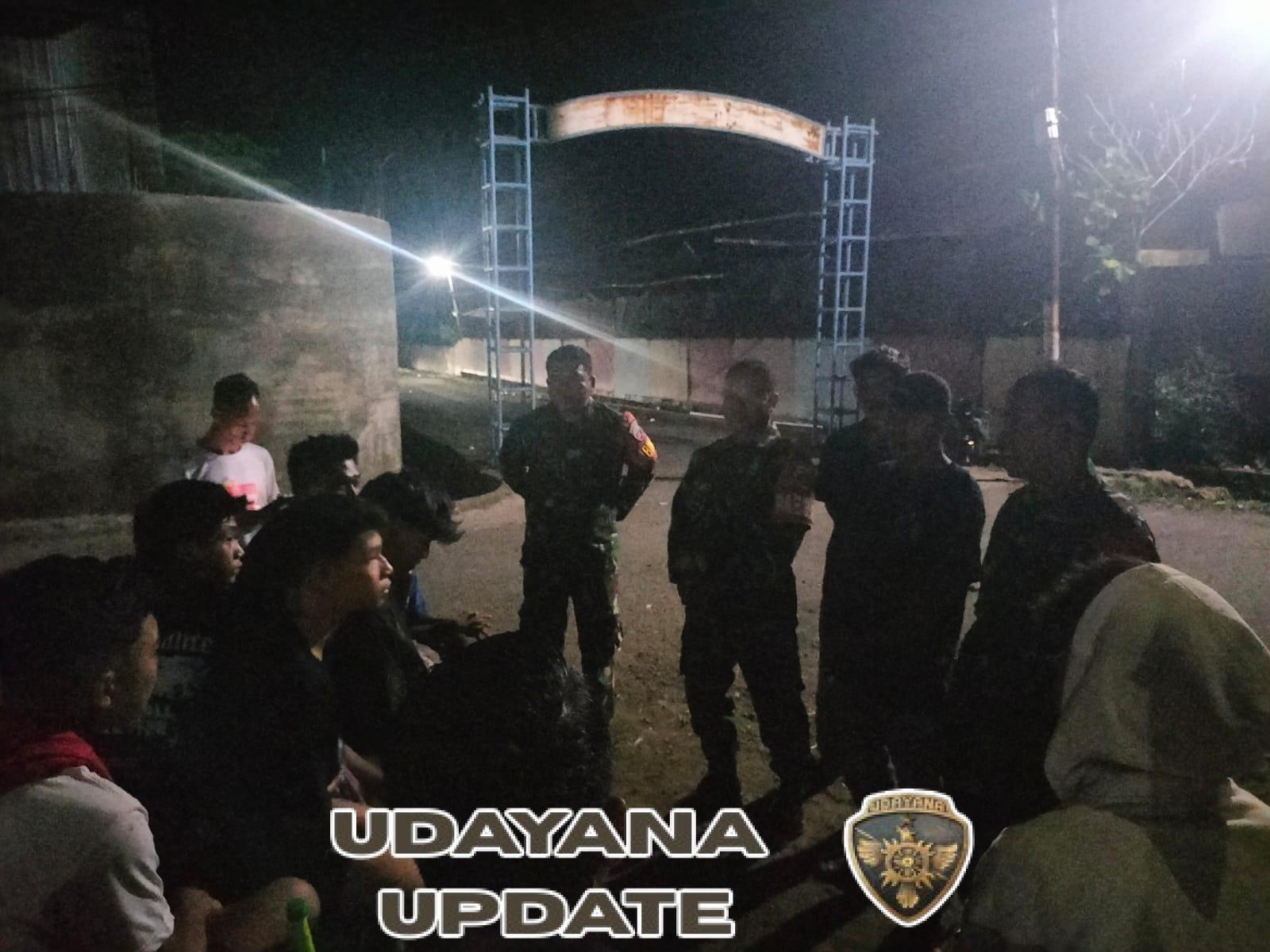 Babinsa Rutin Patroli Siskamling Jaga keamanan dan Ketertiban wilayah