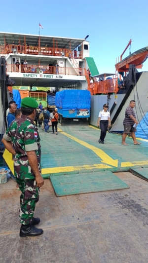 Keberangkatan Kapal dari Pantai Baru Berjalan Lancar Berkat Pengawasan Sertu Jhonatan