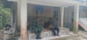 Pererat Hubungan TNI-Rakyat, Babinsa Ende Turun ke Desa Pora