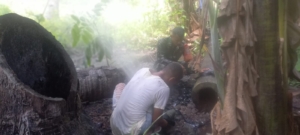 Sinergi Babinsa dan Masyarakat Balauring dalam Perbaikan Pipa Air Bersih