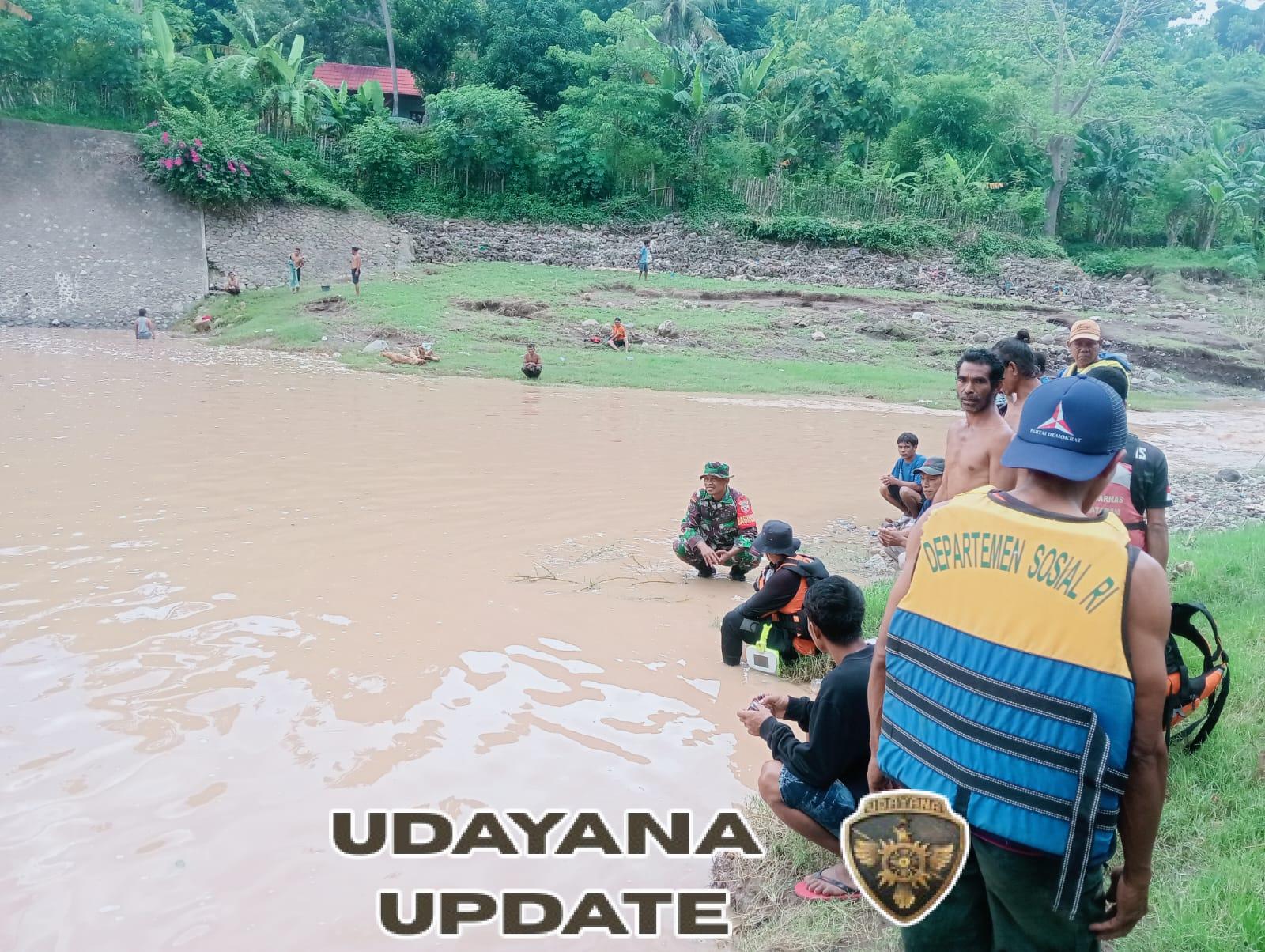 Sinergi Babinsa, Tim SAR, dan Warga Kumbe Maksimalkan Pencarian Korban Banjir di Kota Bima