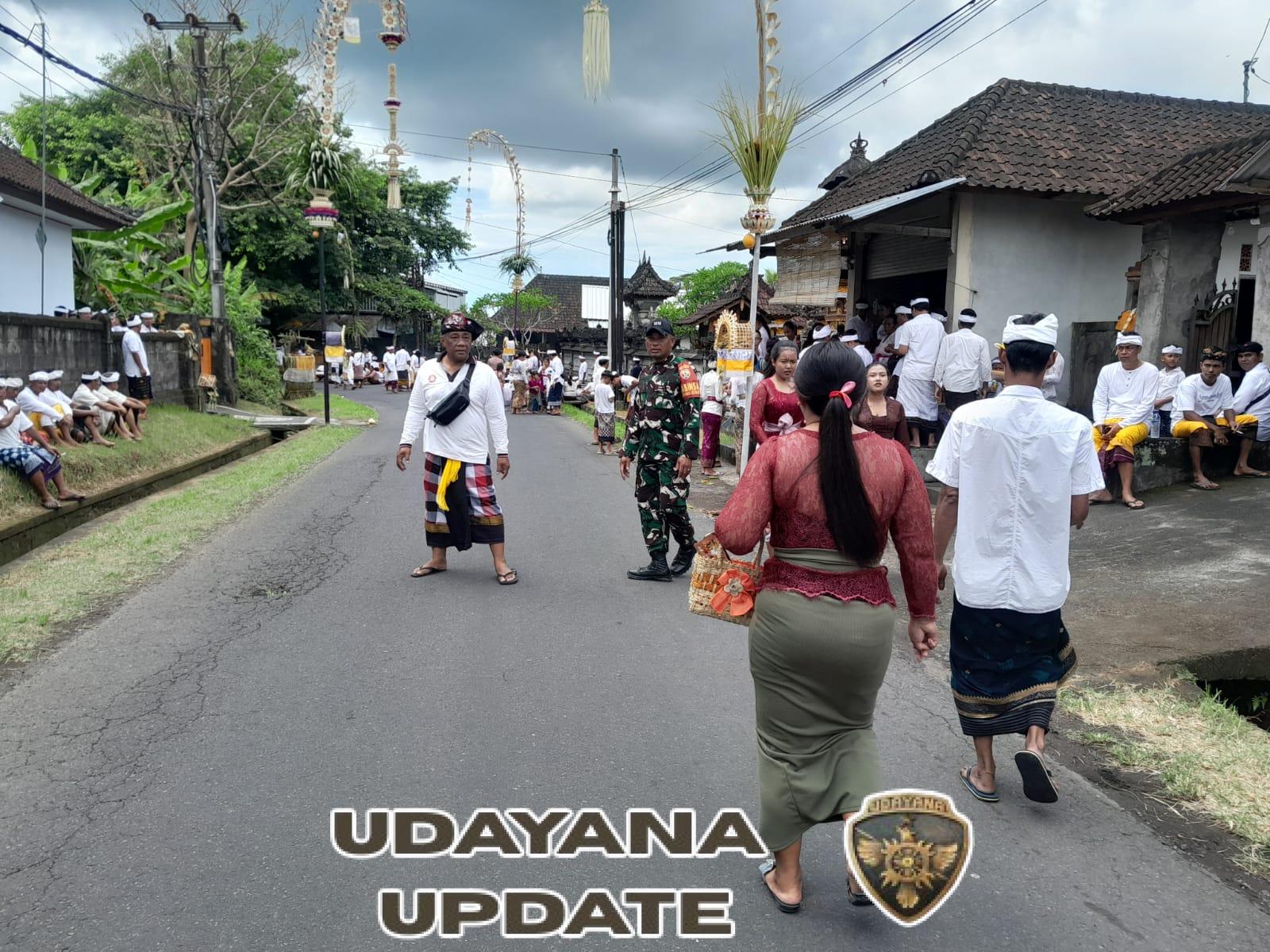 Berbaur Ditengah Upacara Keagamaan, Sertu Nengah Karta Hadirkan rasa Aman Dan Nyaman Masyarakat