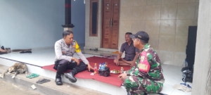 Babinsa dan Babhinkamtibmas Joanyar Gelar Komsos Perkuat Stabilitas Kamtibmas