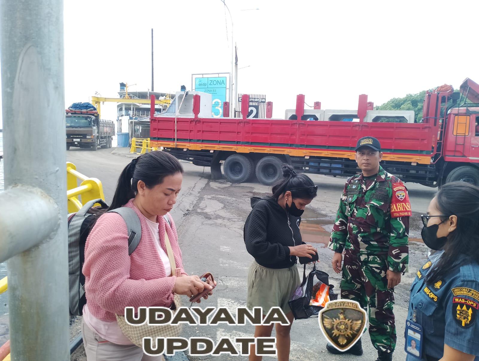 Bersinergi dengan Instansi terkait Anggota Kodim 1623/Karangasem cek KTP Penumpang.