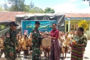 Satgas Pamtas Yonarhanud 2 Kostrad Hadirkan Layanan Pendidikan Keliling Lewat Program Alap Alap Smart Car