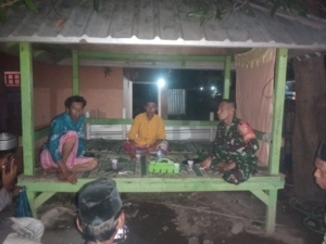 Babinsa Tadewa Dorong Hubungan Harmonis Demi Ketertiban Lingkungan