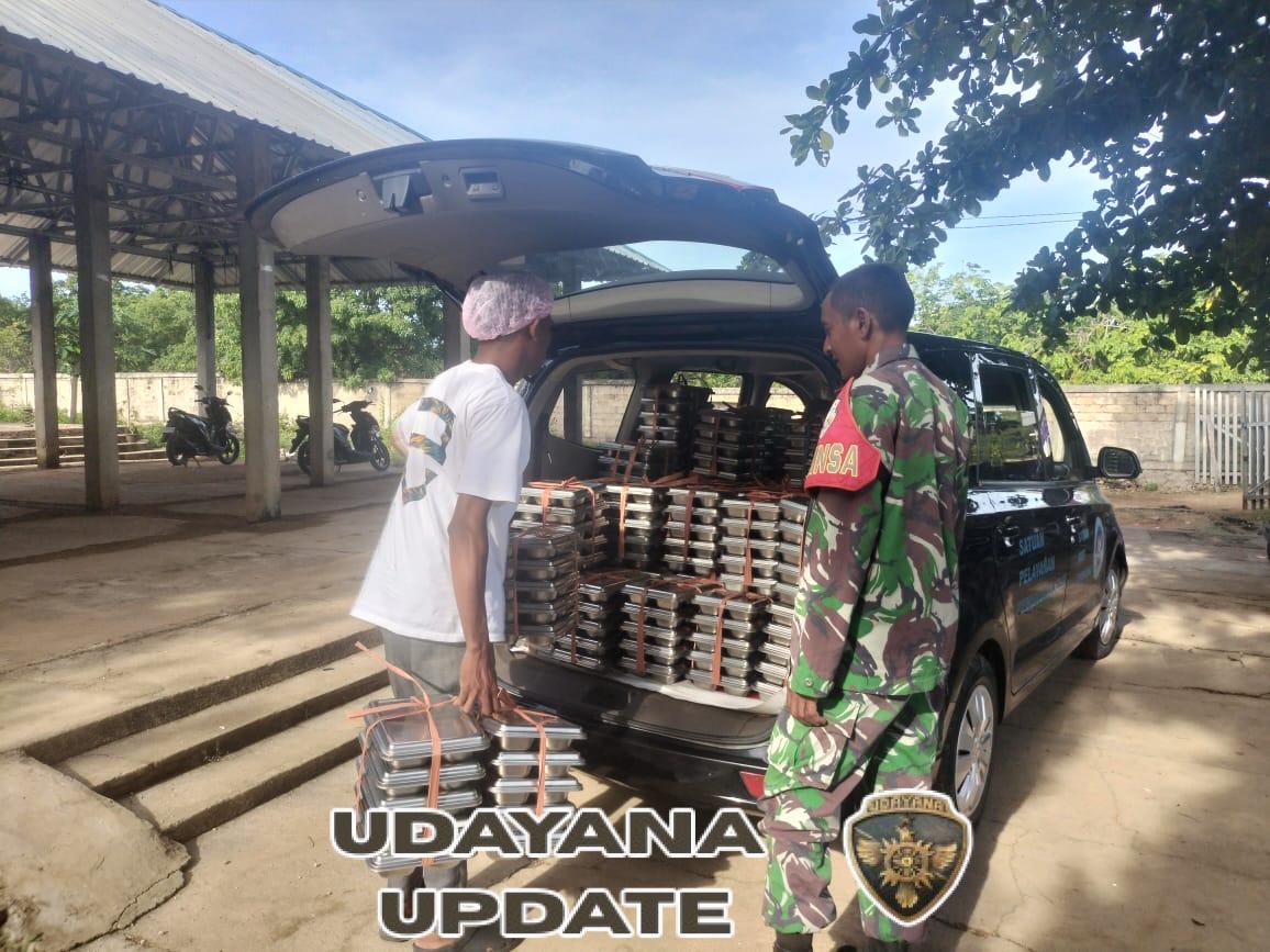 Babinsa Pantai Baru Dampingi Pembagian Makanan Bergizi untuk 3.093 Siswa di Rote Ndao