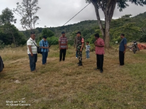 Babinsa Nangapanda Laksanakan Komsos dan Pamwil, Warga Desa Mbobhenga dan Tendambepa Rasakan Keamanan Terjaga