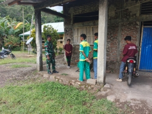 Babinsa Detukeli Gelar Komsos dan Pamwil, Siswa/i SMKN 6 Merasa Aman