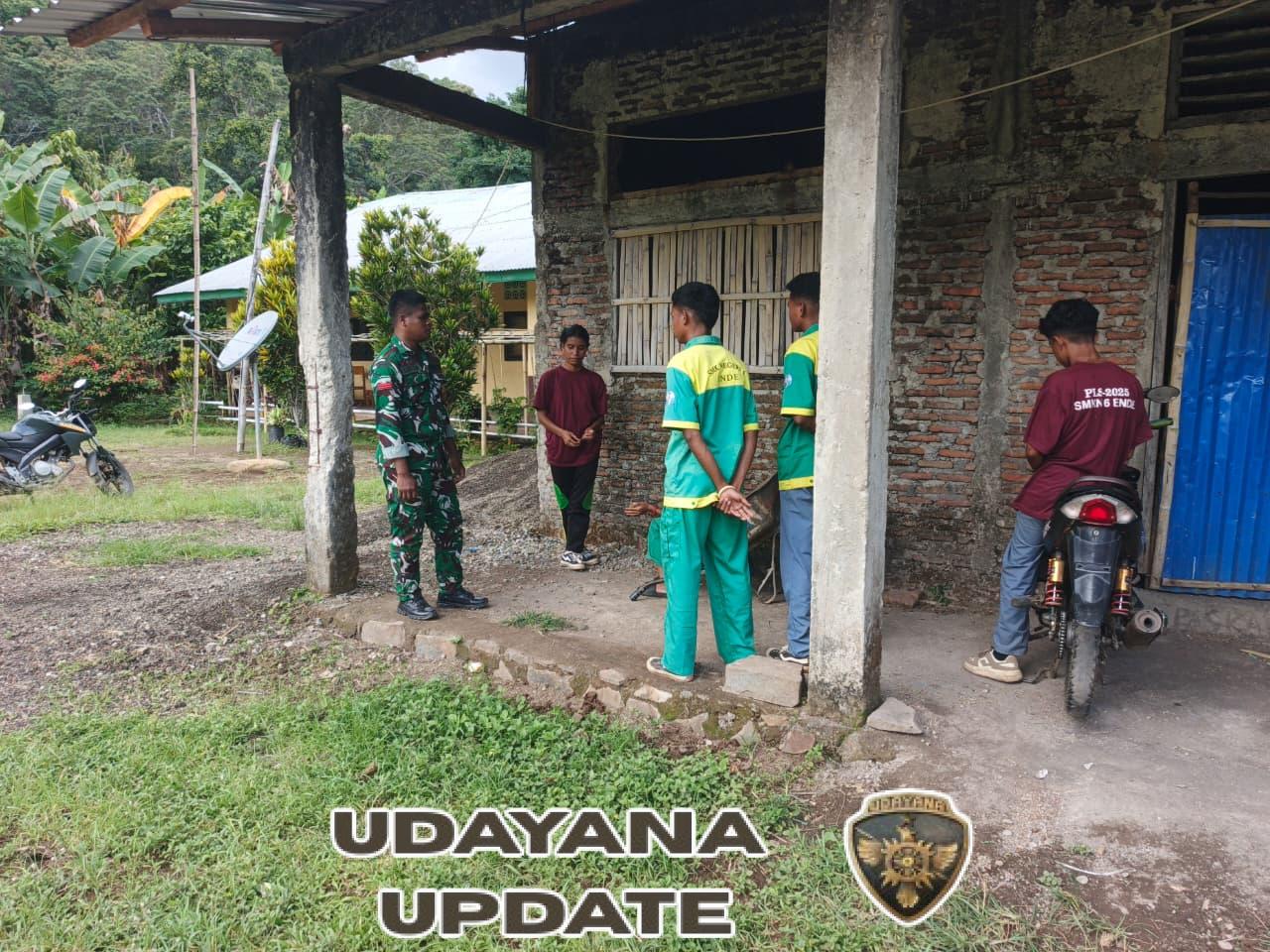 Babinsa Detukeli Gelar Komsos dan Pamwil, Siswa/i SMKN 6 Merasa Aman