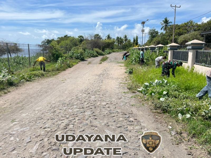 Aksi Bersih Desa Wulandoni, Babinsa Turun Langsung Bersama Warga