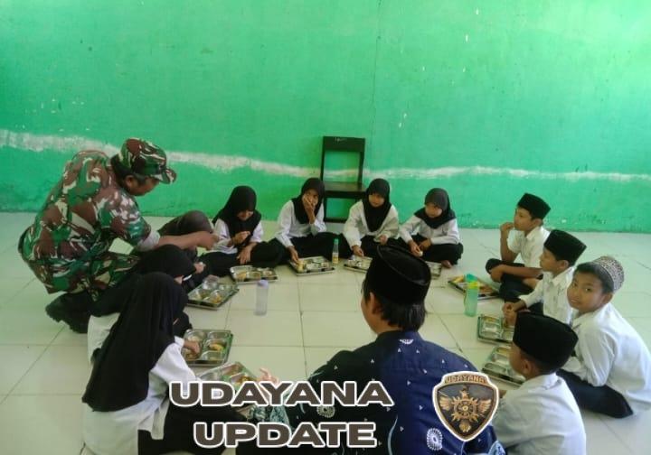 Babinsa Koramil 1628-03/Seteluk Dampingi Program Makan Bergizi Gratis di MI Addaqwah Desa Tapir