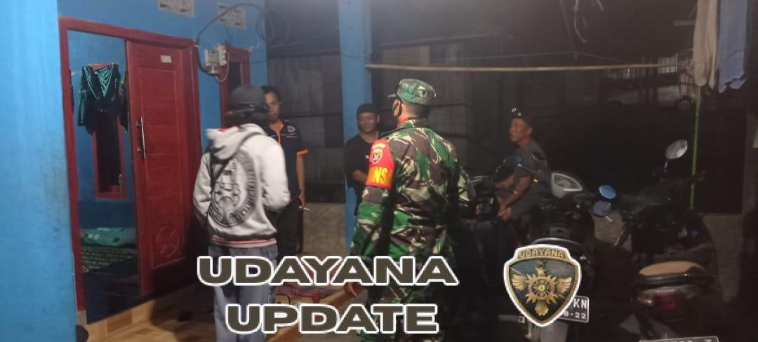 ‎Babinsa Aik Dewa Ajak Warga Tingkatkan Siskamling di Musim Penghujan