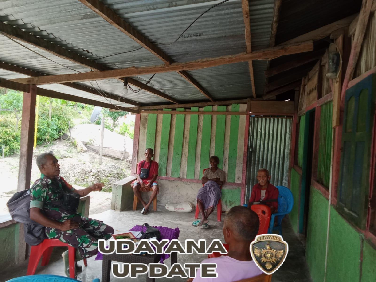 Babinsa Amanatun Utara Ajak Warga Jaga Kebersihan Lingkungan di Musim Penghujan