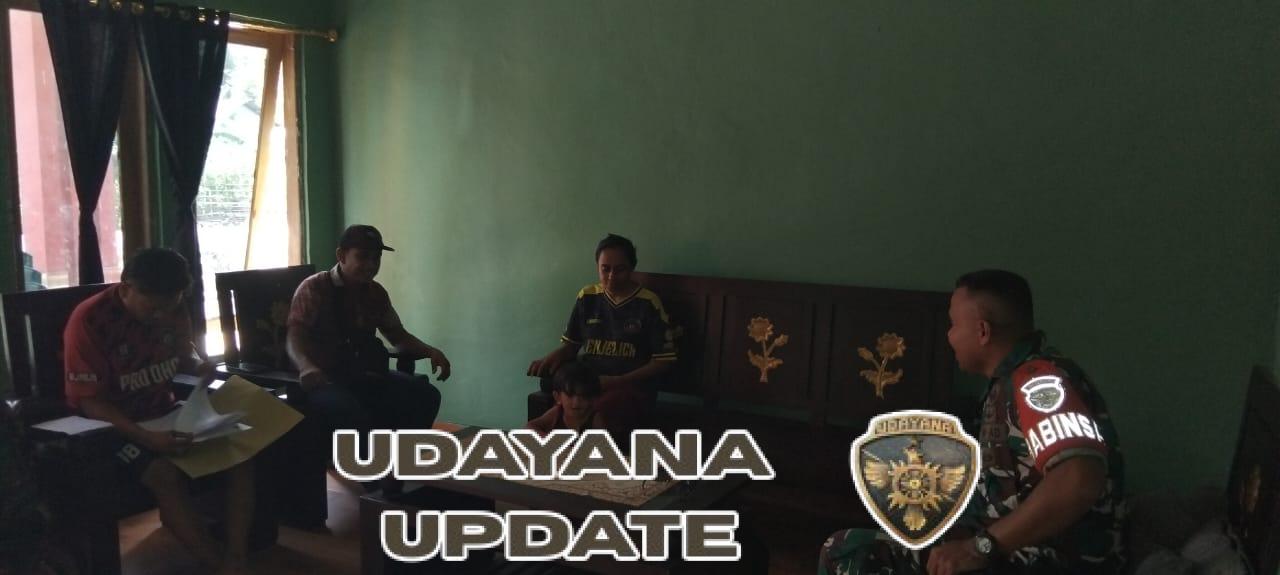 Babinsa Batutua Ajak Warga Jaga Kebersihan Saat Musim Hujan Melalui Komsos di Desa Oehandi