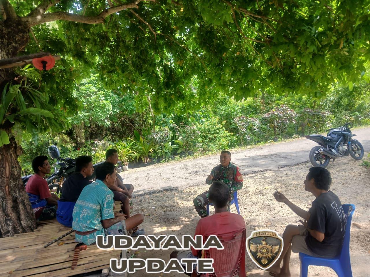 Babinsa Walakaka Gelar Komsos Kamtibmas di Desa Harona Kalla