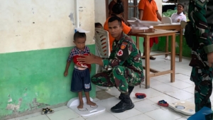 Pos Nunura Gelar Penyuluhan Balita dan Bagikan Bubur Kacang Hijau di Perbatasan