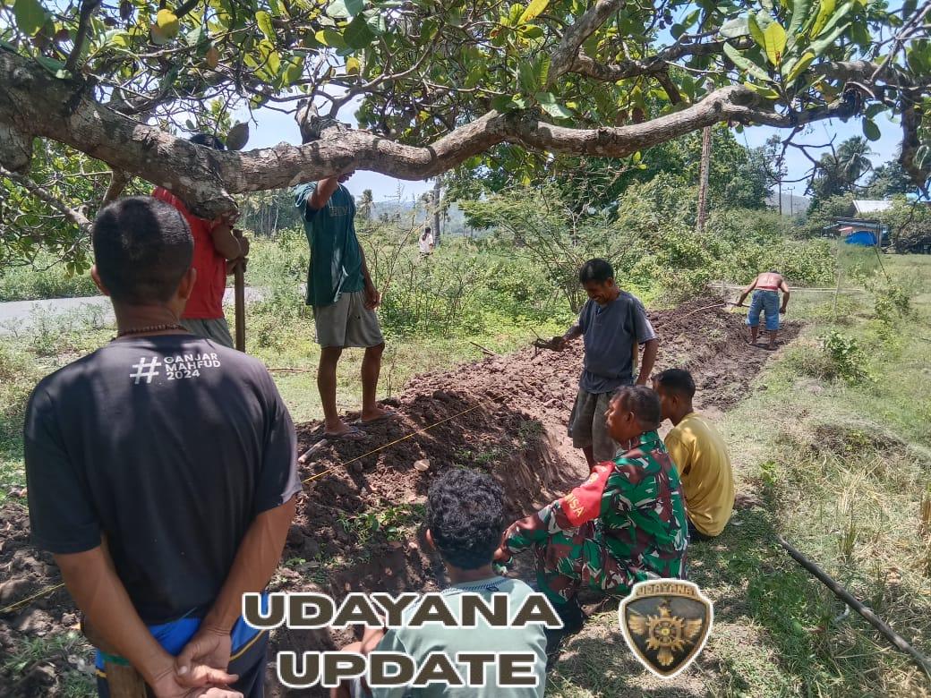 Babinsa Detukeli Aktif Laksanakan Komsos dan Pamwil, Warga Sambut Positif