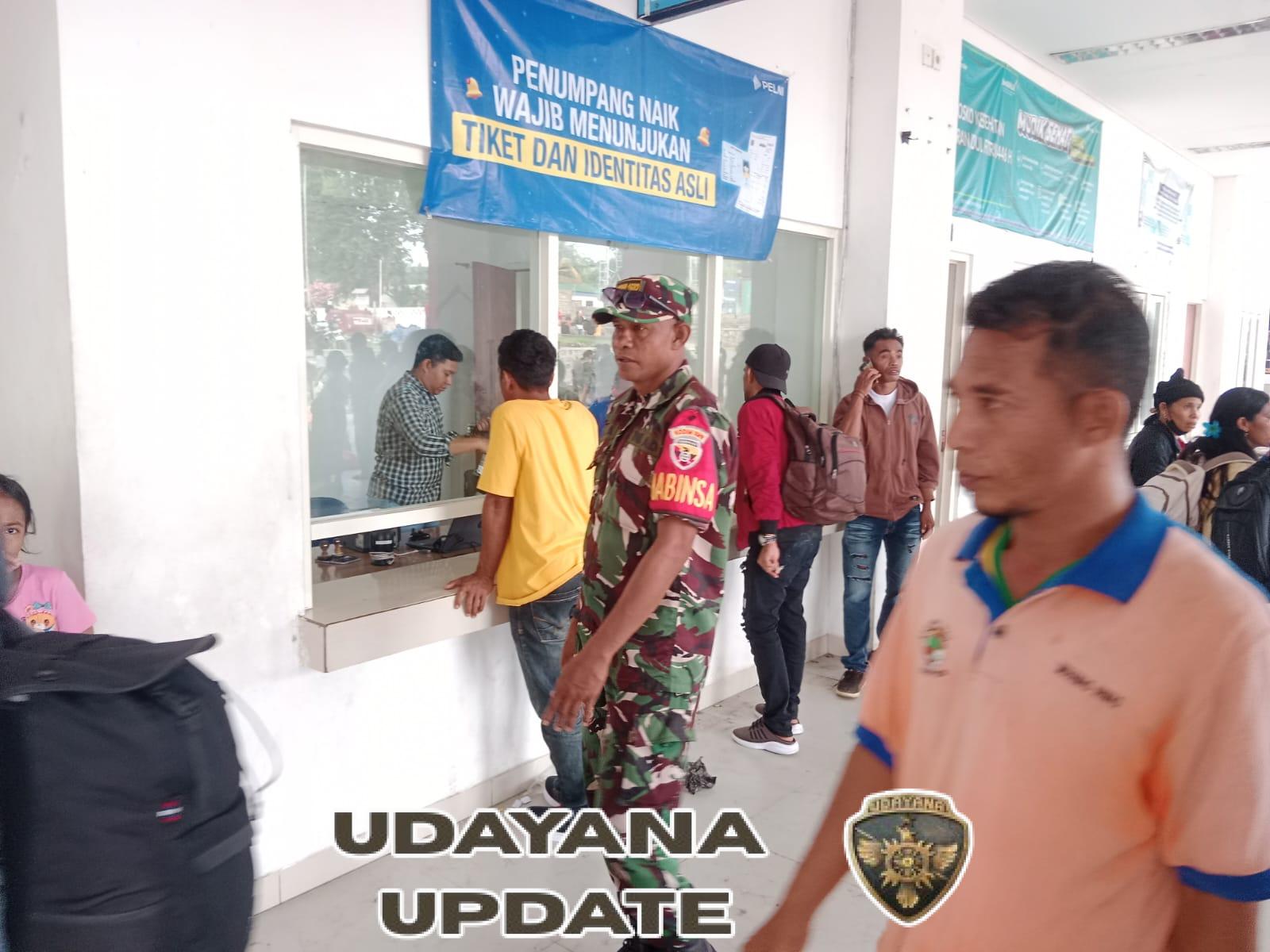 Babinsa Ende Amankan Kedatangan Kapal KM AWU di Pelabuhan IPPI