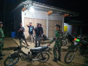 Koramil 1630-03/Macang Pacar Gelar Patroli Kamtibmas di Wilayah Noa