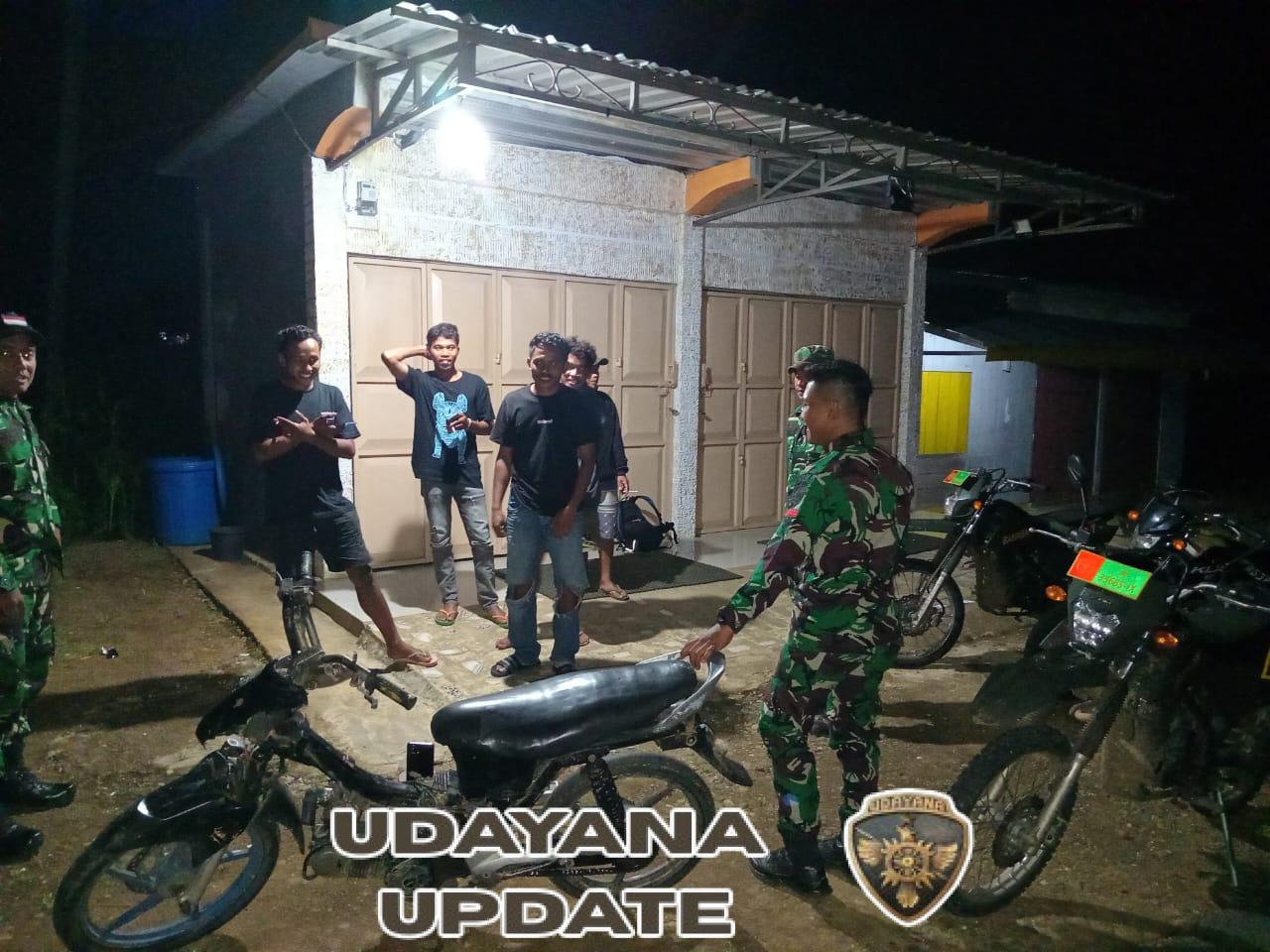 Koramil 1630-03/Macang Pacar Gelar Patroli Kamtibmas di Wilayah Noa