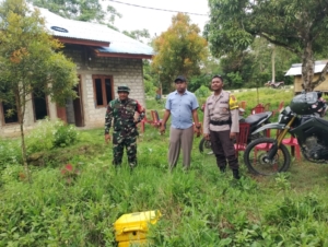 Babinsa Koramil 03/Katikutana Dampingi Pengukuran Tanah di Desa Wairasa