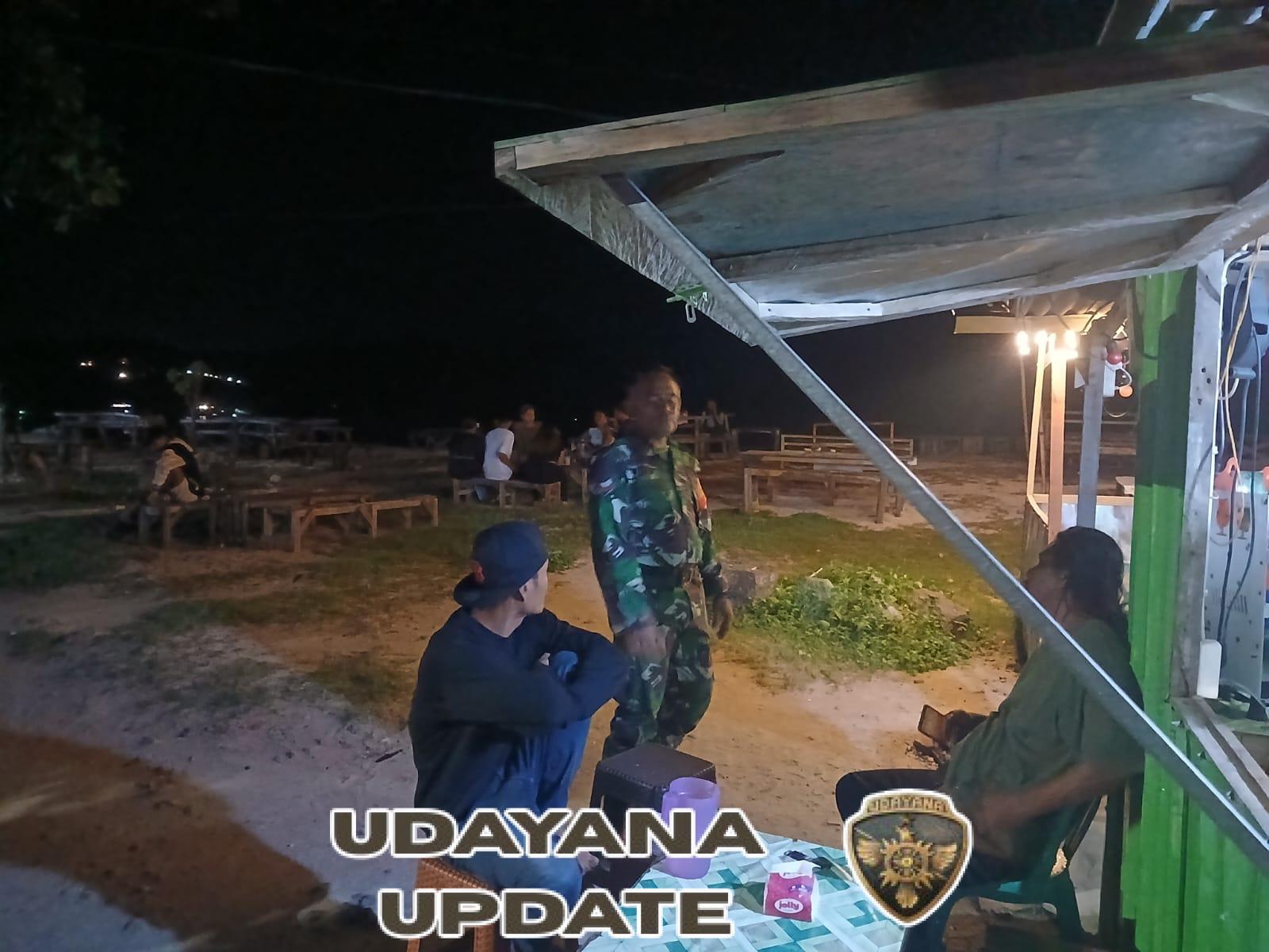 Babinsa Desa Pasir Putih Laksanakan Patroli Malam di Area Hiburan dan Pantai Maluk