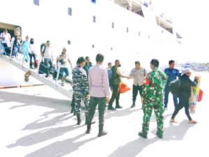 Koramil 1624-03 Lewoleba Intensifkan PAM Fasum di Pelabuhan