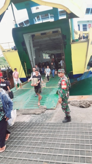 Koramil Pantai Baru Kawal Pengamanan Transportasi Laut dan Kegiatan Desa Binaan