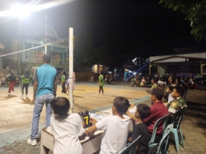 Babinsa Koramil 1628-01/Taliwang Patroli Malam, Amankan Lingkungan dan Pertandingan Voli Warga