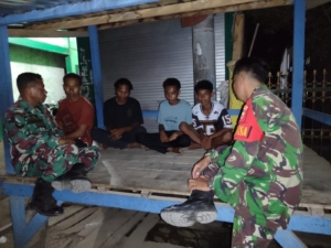 Patroli Batas Kota, Koramil Rasanae Ajak Warga Aktifkan Siskamling