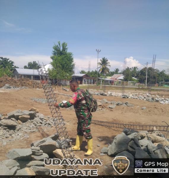 Babinsa Desa Dasan Anyar Lakukan Pengawasan Pembangunan Koperasi Merah Putih