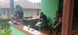 Jaga Kamtibmas, Babinsa Sapa Warga Anarae Melalui Komunikasi Sosial