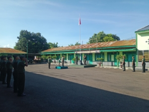 Kodim 1624/Flotim Tanamkan Disiplin dan Nasionalisme Lewat Upacara Bendera