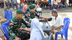 Dandim 1601/Sumba Timur Pimpin Upacara Penyambutan Yonif Teritorial Pembangunan 876/Palatana di Pelabuhan Nusantara