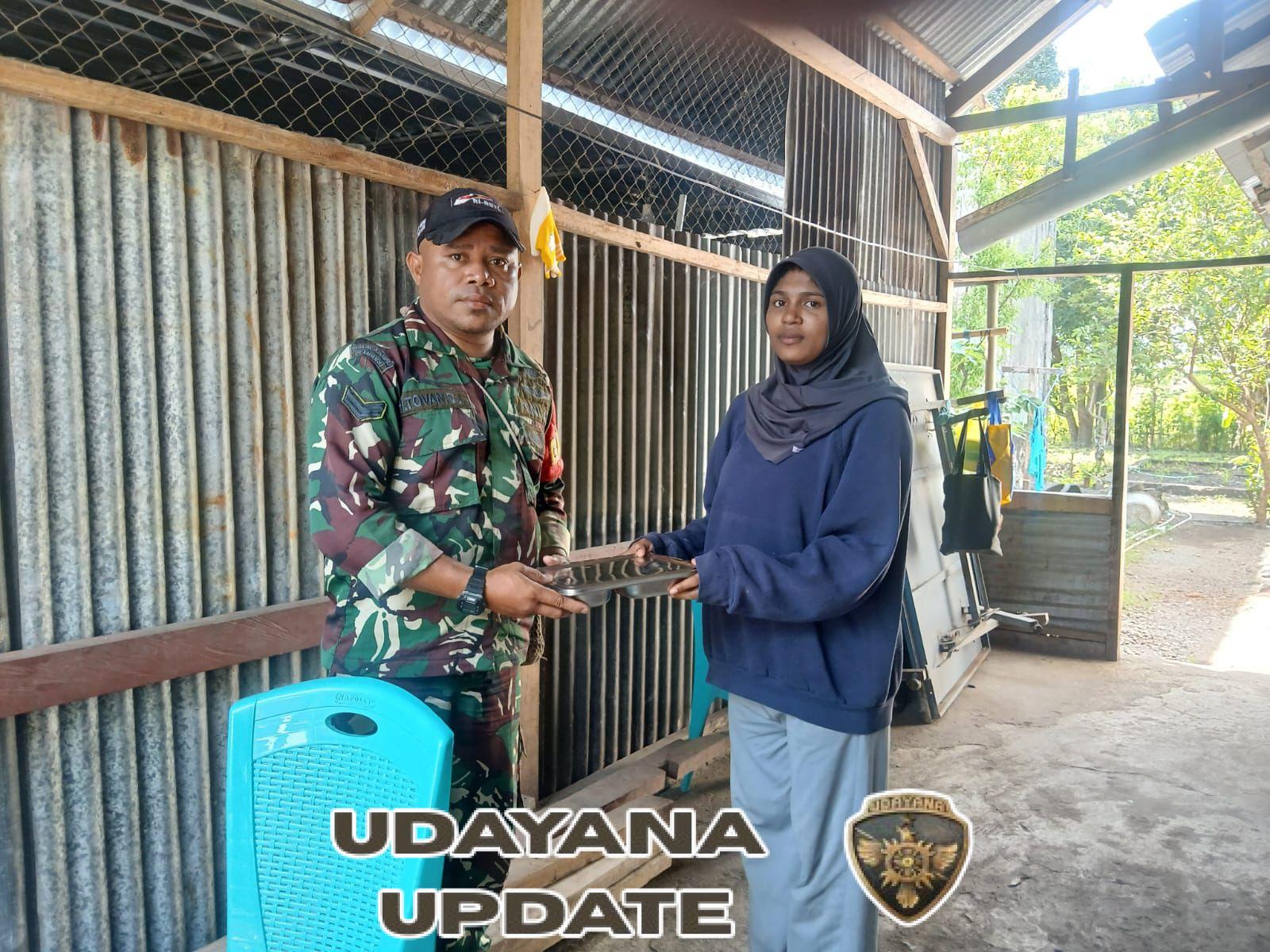 Babinsa Kalabahi Timur Kawal Distribusi 6.500 Porsi Makan Sehat di Teluk Mutiara