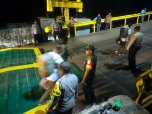 Pengamanan Ketat Babinsa Warnai Kedatangan Garda Maritim 3 di Pantai Baru