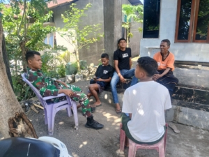 Babinsa Ende Laksanakan Komsos dan Pamwil, Jaga Kamtibmas Desa Bheramari