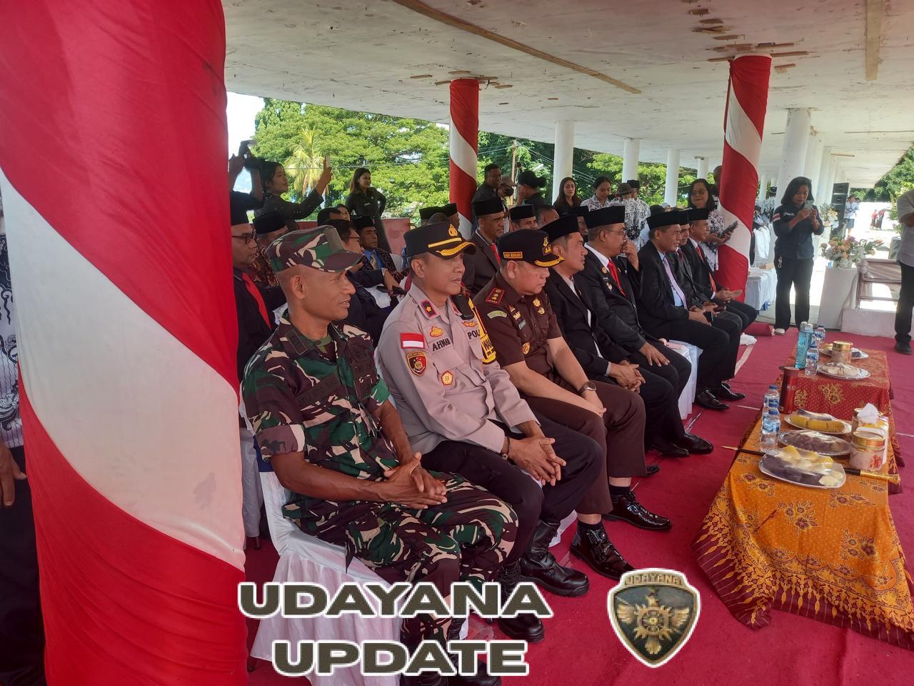 Koramil 1602-01/Ende Hadiri Upacara Hari Guru ke-80, Wujud Dukungan TNI untuk Dunia Pendidikan