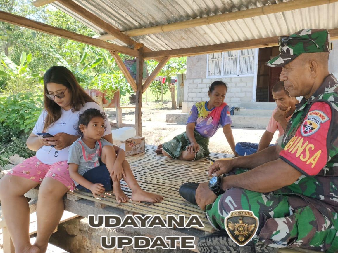 Babinsa Koramil 1602-01/Ende Laksanakan Komsos dan Pamwil Bersama Warga Dusun Kekandere